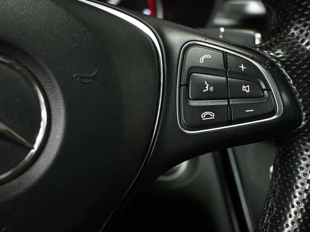 Mercedes-Benz C 300 * CARFAX * ЦЕНА ДО БГ, снимка 16 - Автомобили и джипове - 54595183