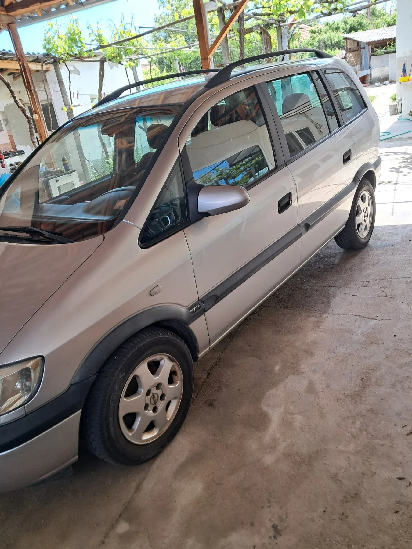 Opel Zafira, снимка 4 - Автомобили и джипове - 54661268