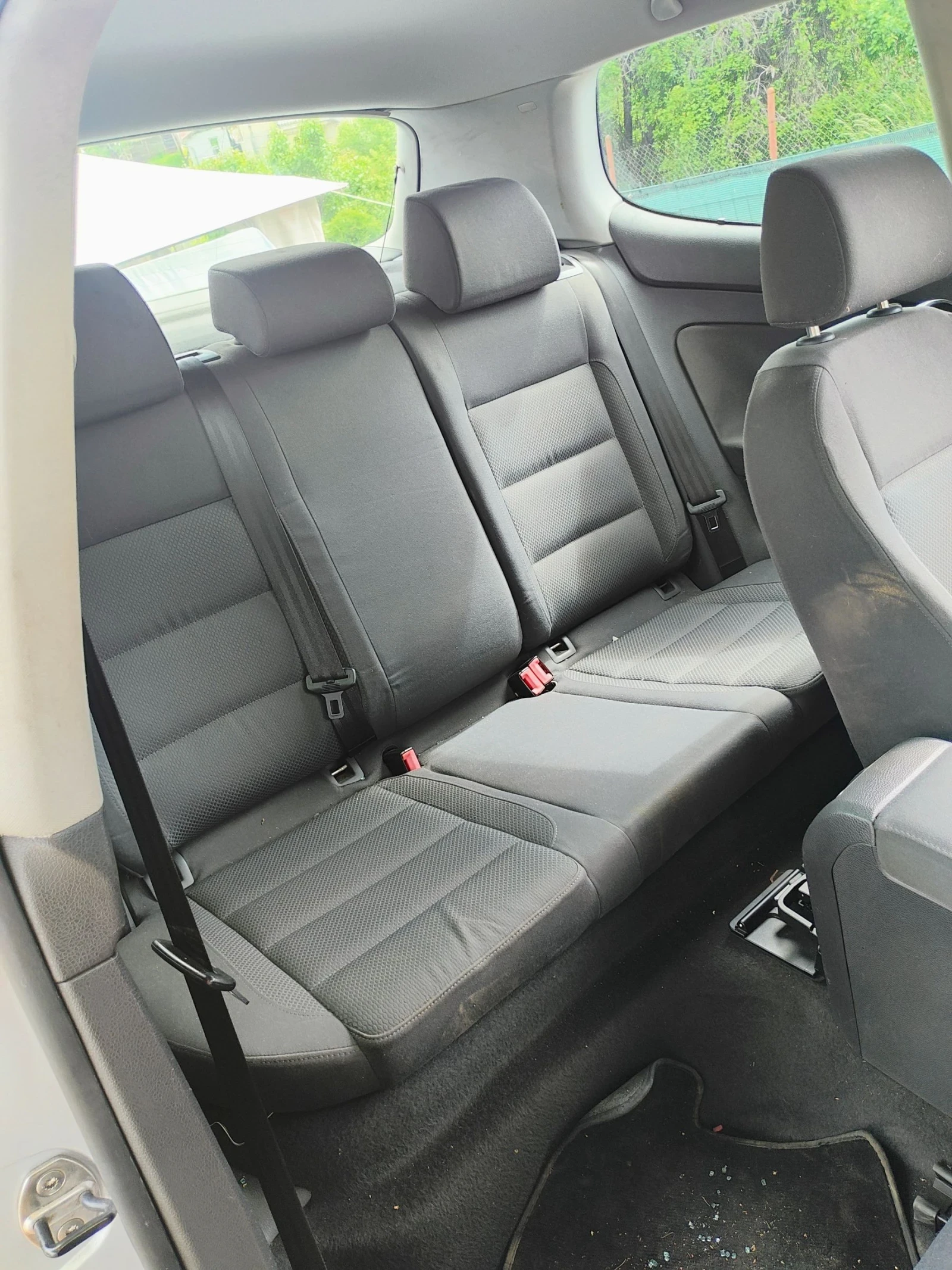 VW Golf 1.6фси, снимка 5 - Автомобили и джипове - 54664850