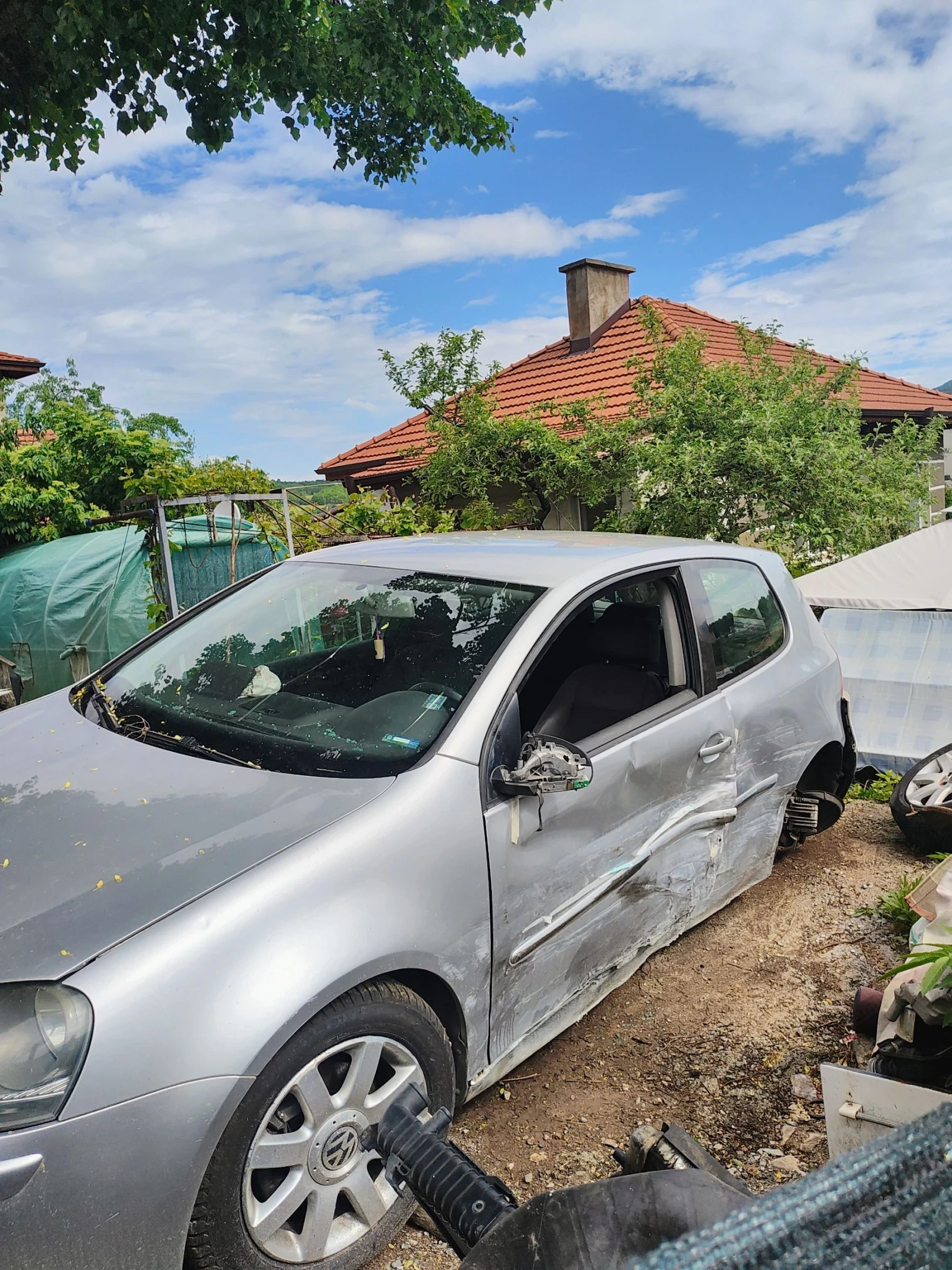 VW Golf 1.6фси, снимка 2 - Автомобили и джипове - 54664850