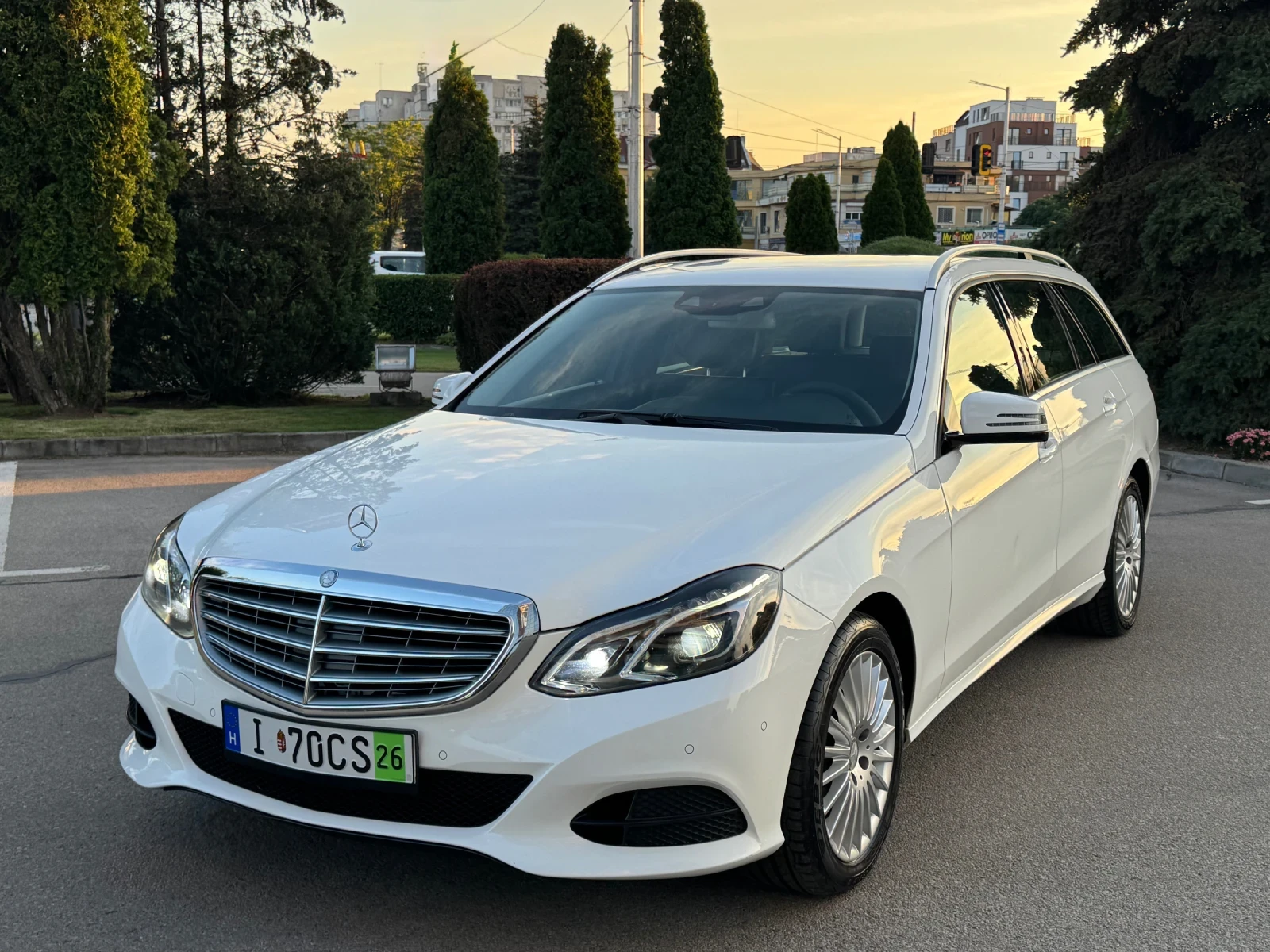 Mercedes-Benz E 220 CDI/4MATIC/DISTRONIC/FULL LED