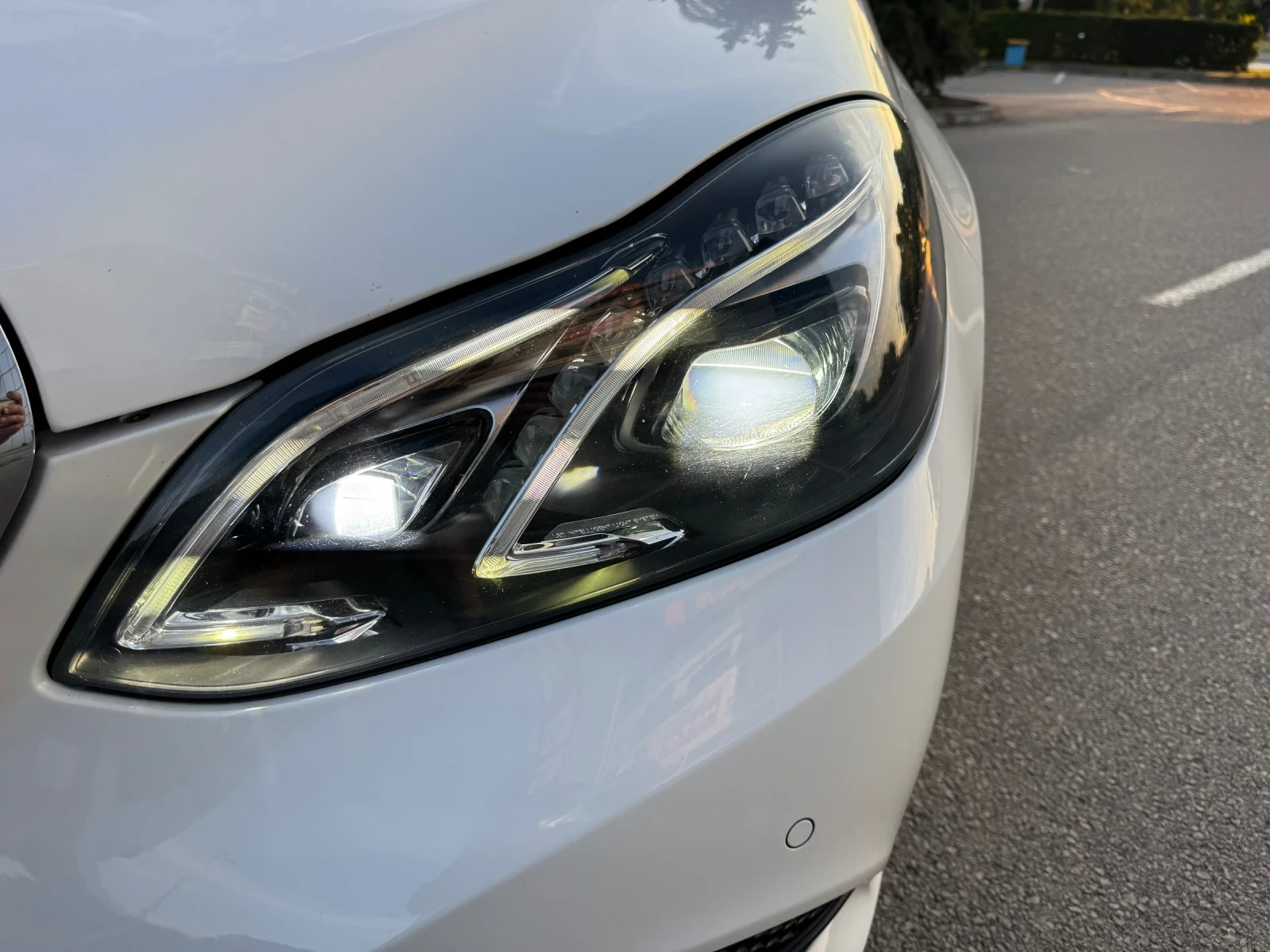 Mercedes-Benz E 220 CDI/4MATIC/DISTRONIC/FULL LED, снимка 14 - Автомобили и джипове - 54993693