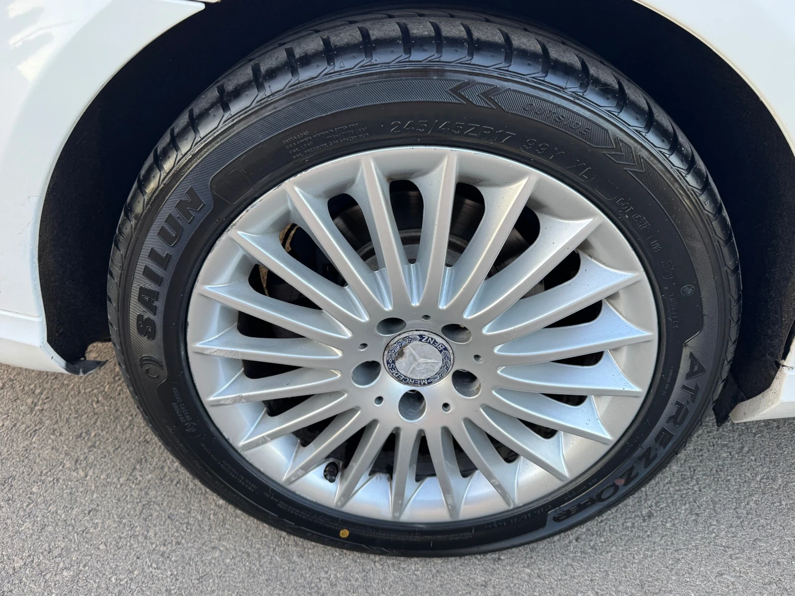 Mercedes-Benz E 220 CDI/4MATIC/DISTRONIC/FULL LED, снимка 16 - Автомобили и джипове - 54993693