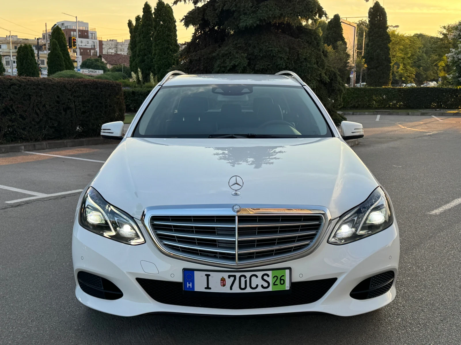 Mercedes-Benz E 220 CDI/4MATIC/DISTRONIC/FULL LED, снимка 5 - Автомобили и джипове - 54993693