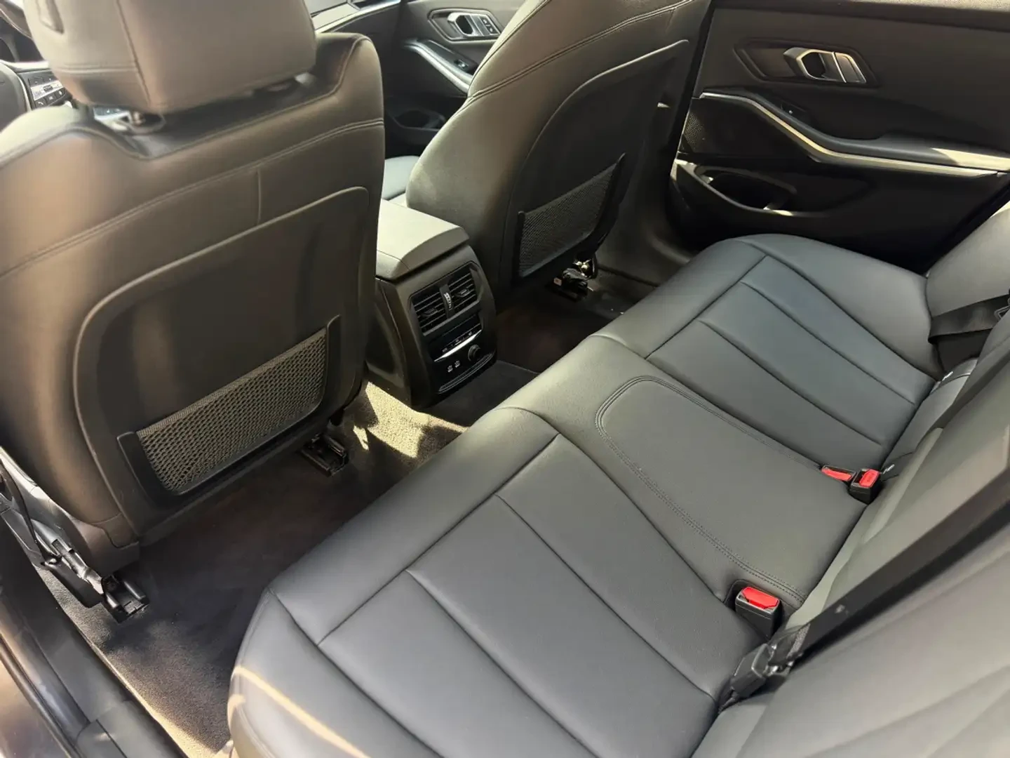 BMW 330 xDrive* B48* ПОДГРЕВ, снимка 12 - Автомобили и джипове - 55430938