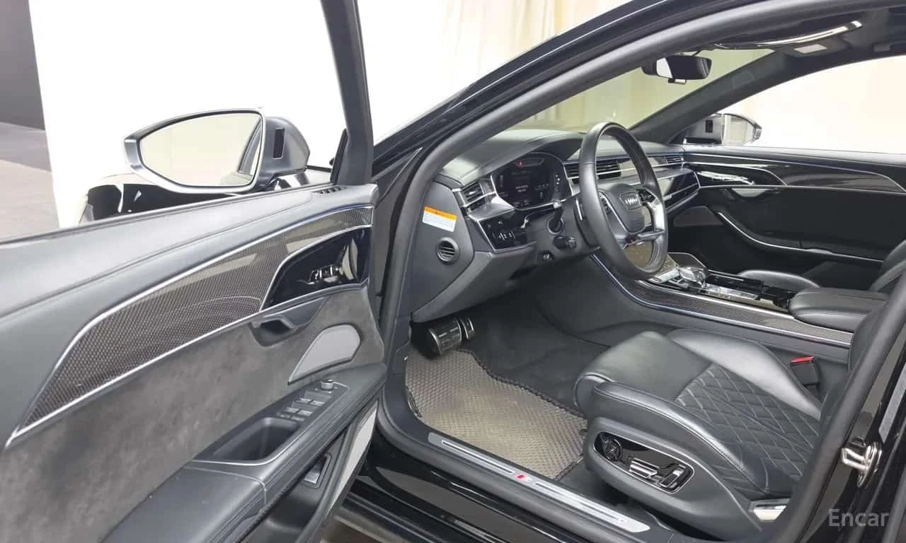 Audi S8 / 1 СОБСТВЕНИК / БЕЗ ИНЦИДЕНТИ / ТЕЛЕВИЗОРИ , снимка 10 - Автомобили и джипове - 56295057