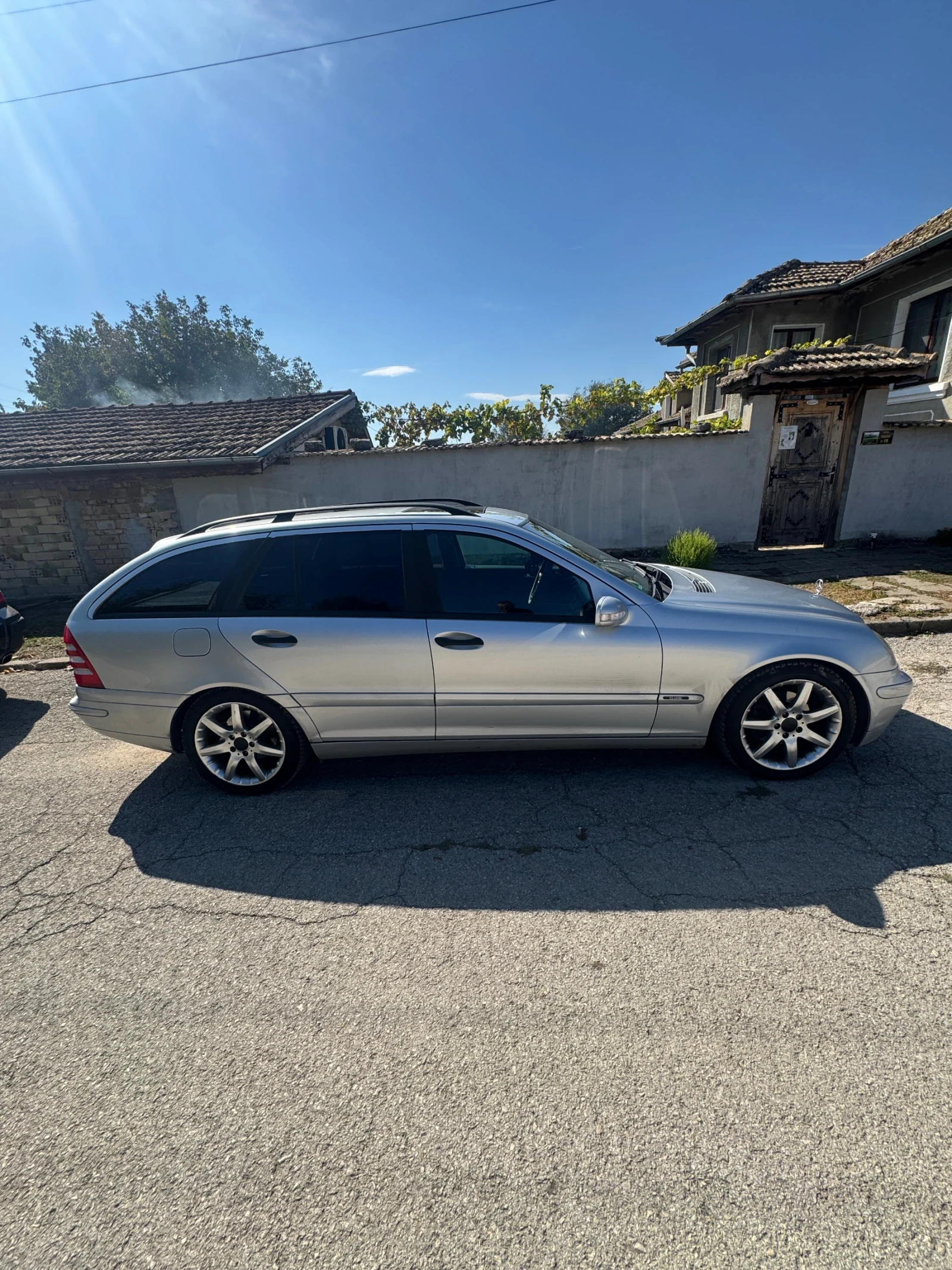 Mercedes-Benz C 220, снимка 4 - Автомобили и джипове - 56713369