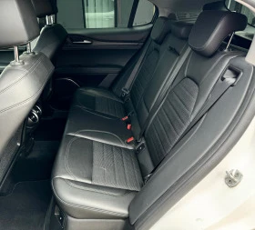 Alfa Romeo Stelvio  2.2d Q4 210кс Executive, снимка 9