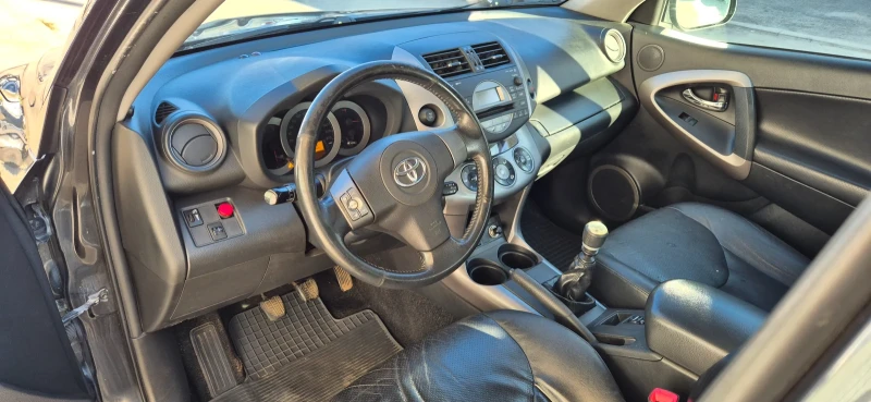 Toyota Rav4, снимка 9 - Автомобили и джипове - 52775332