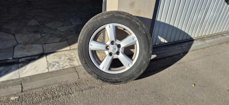 Toyota Rav4, снимка 16 - Автомобили и джипове - 52775332