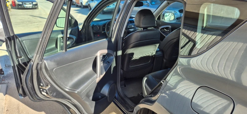 Toyota Rav4, снимка 8 - Автомобили и джипове - 52775332