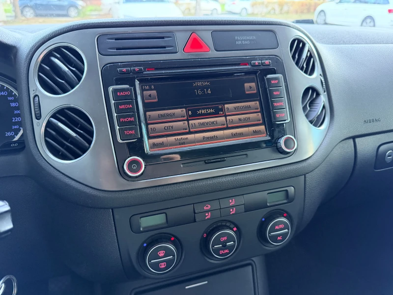 VW Tiguan, снимка 14 - Автомобили и джипове - 52805177