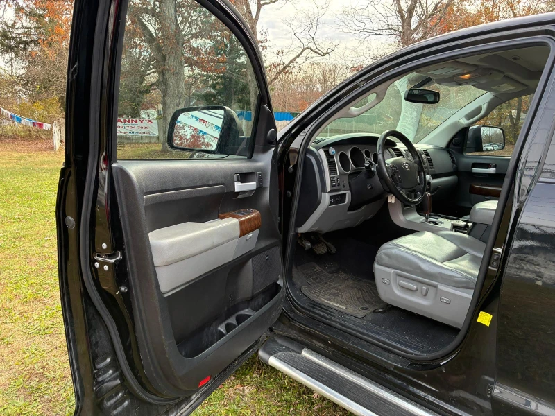 Toyota Tundra, снимка 9 - Автомобили и джипове - 53594469