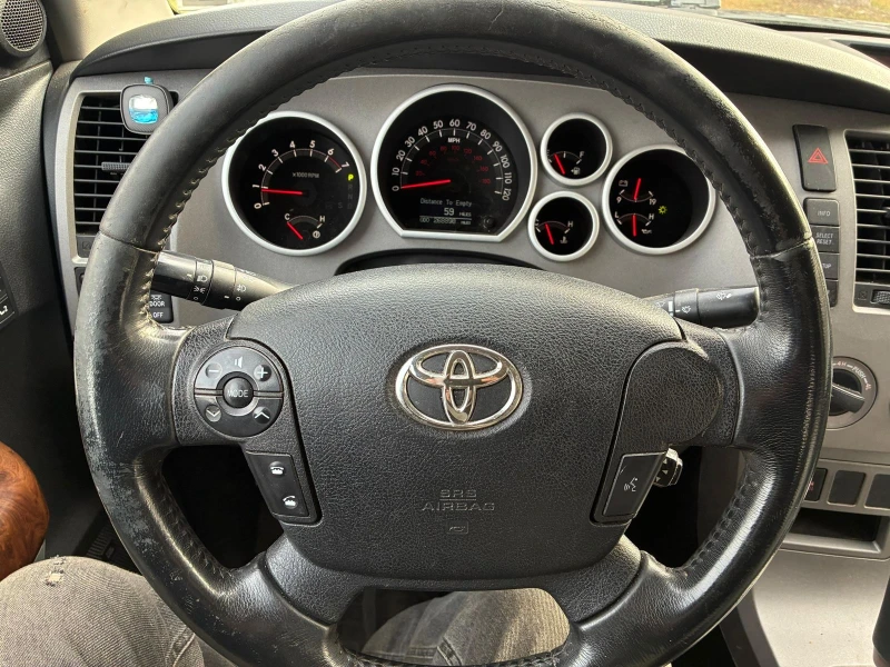Toyota Tundra, снимка 11 - Автомобили и джипове - 53594469