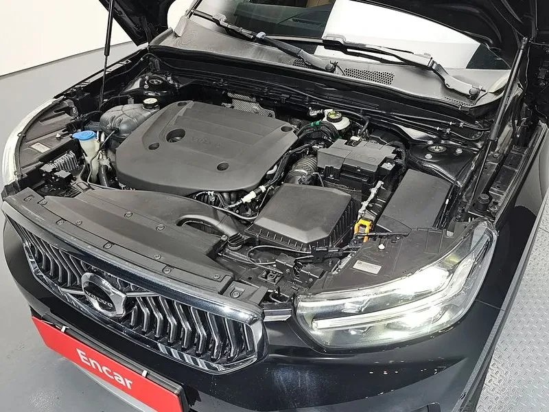 Volvo XC40 B4 INSCRIPTION, снимка 6 - Автомобили и джипове - 55562562