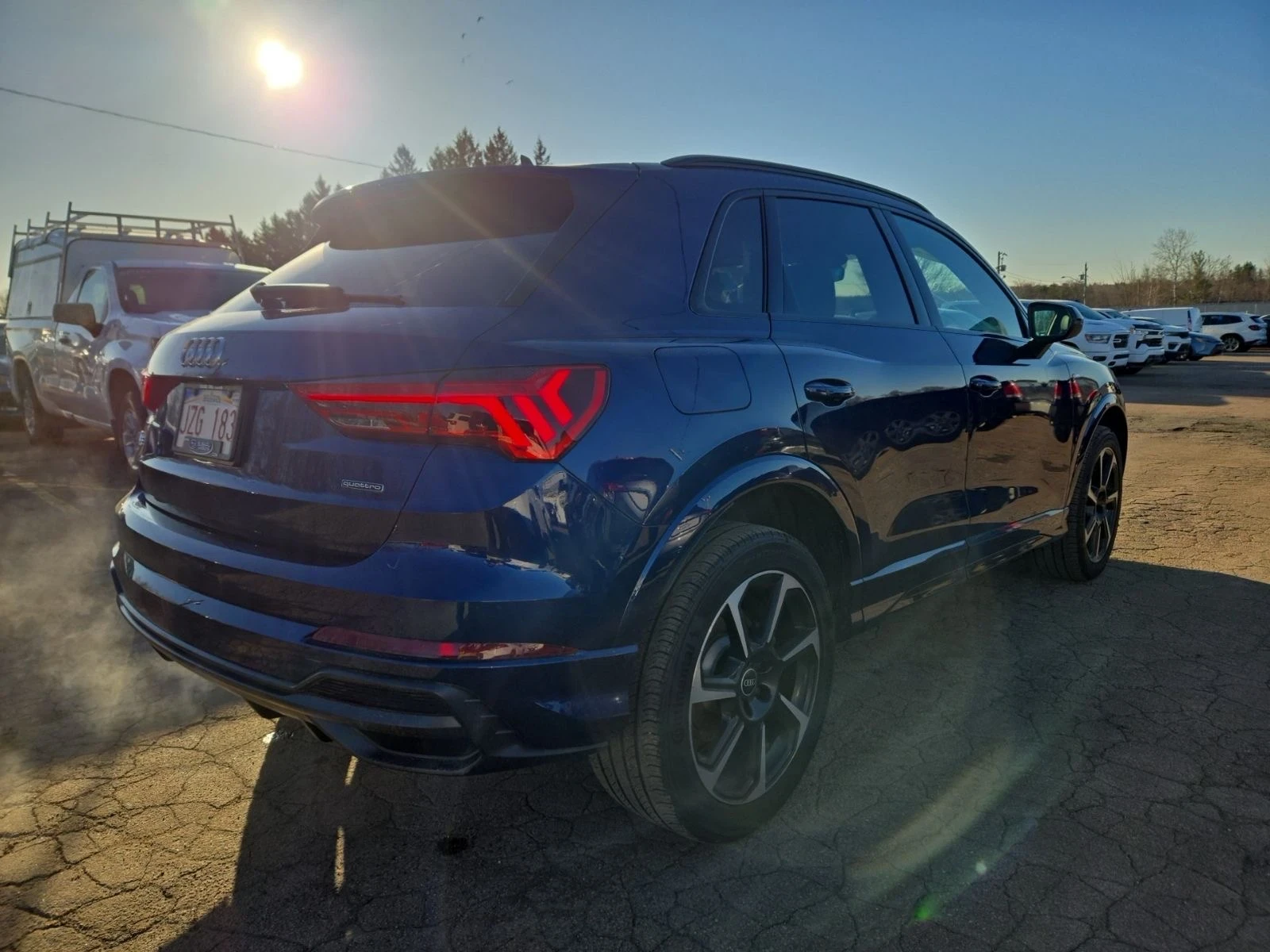 Audi Q3 Technik* S-line* Distronic* CarPlay* Keyless* Пано, снимка 3 - Автомобили и джипове - 53947807