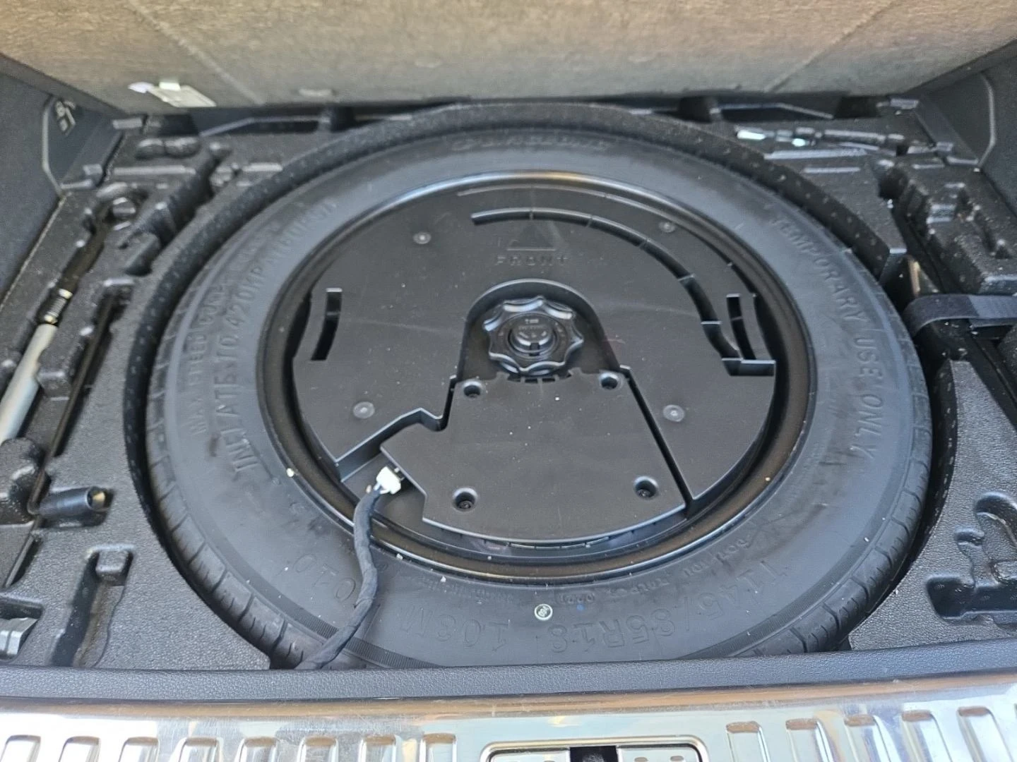 Audi Q3 Technik* S-line* Distronic* CarPlay* Keyless* Пано, снимка 14 - Автомобили и джипове - 53947807