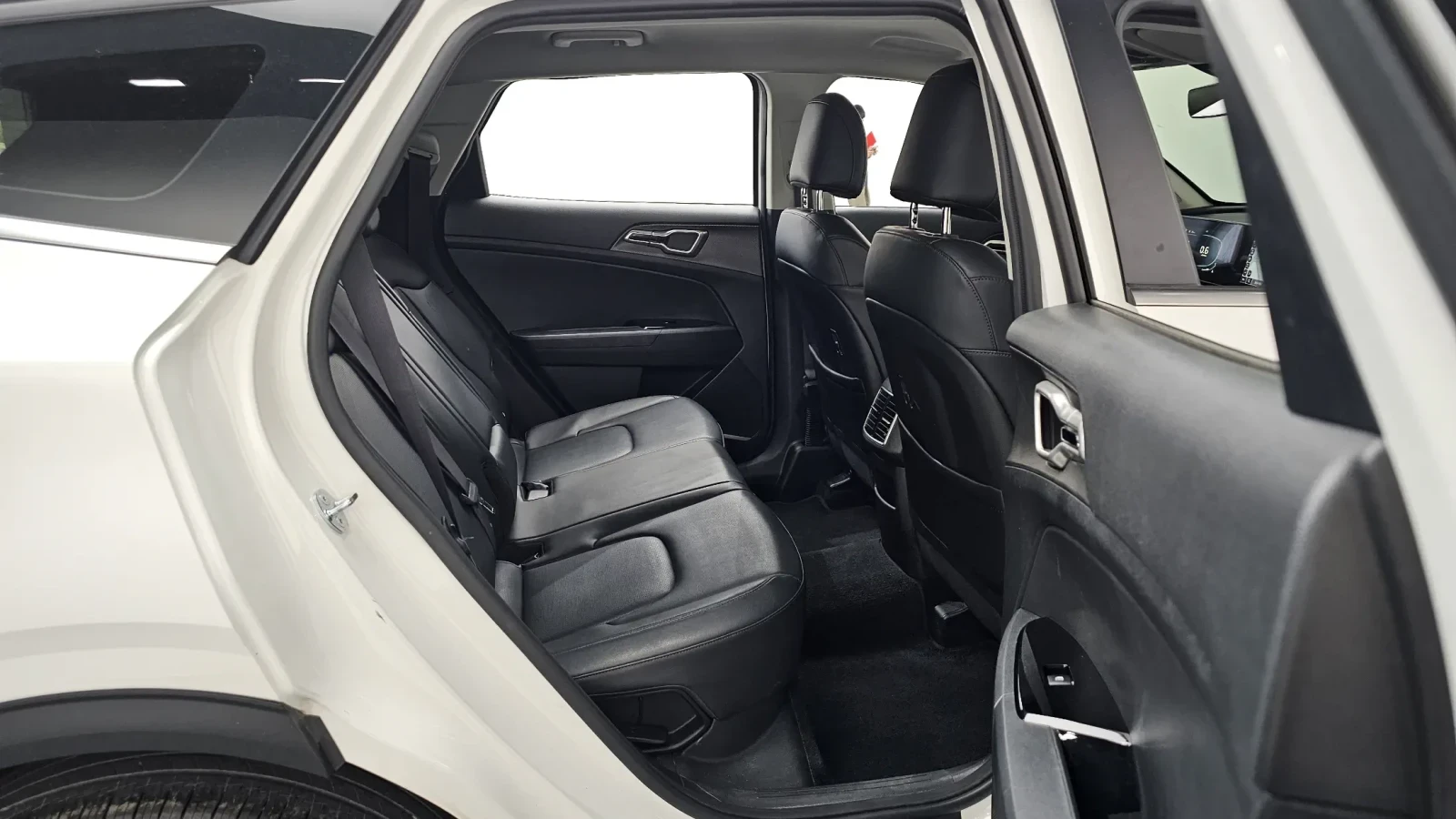 Kia Sportage ФАБРИЧНА ГАЗ* ПОДГРЕВ* ОБДУХВАНЕ* NAVI, снимка 9 - Автомобили и джипове - 55149818