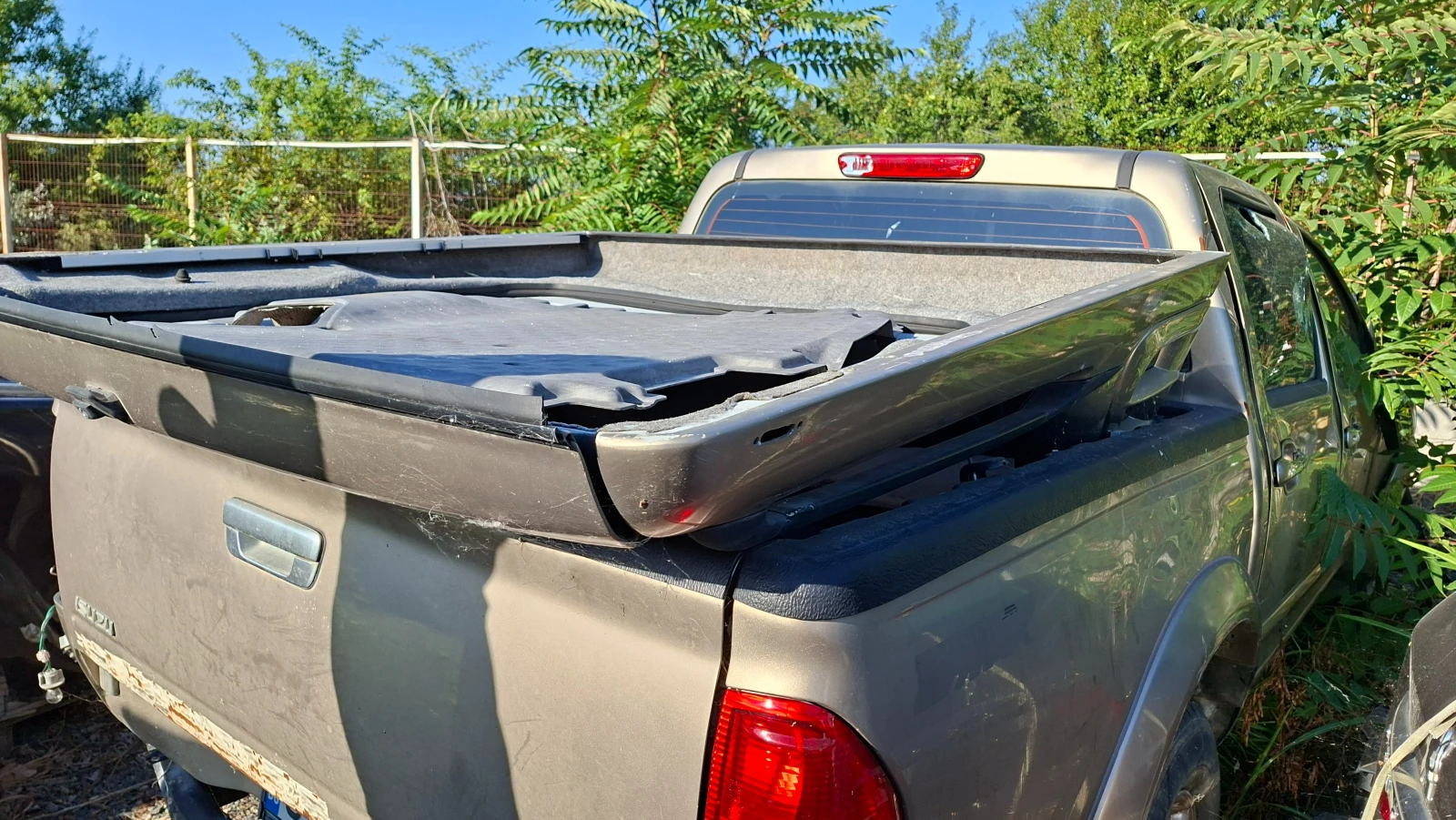 Isuzu D-max 3.0TDi, снимка 3 - Автомобили и джипове - 55493257