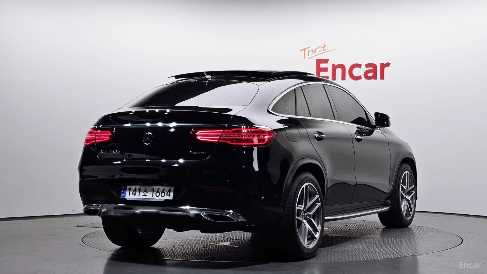Mercedes-Benz GLE 350 4MATIC/COUPE/AMG-LINE/DRIVE-ASSISTS, снимка 3 - Автомобили и джипове - 55615363