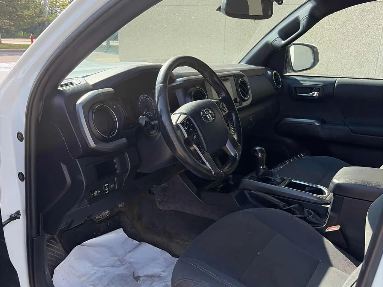 Toyota Tacoma * SR5 * ПОДГРЕВИ* КАМЕРА* ОТОРИЗИРАН ПРДАВАЧ* , снимка 8 - Автомобили и джипове - 55688931