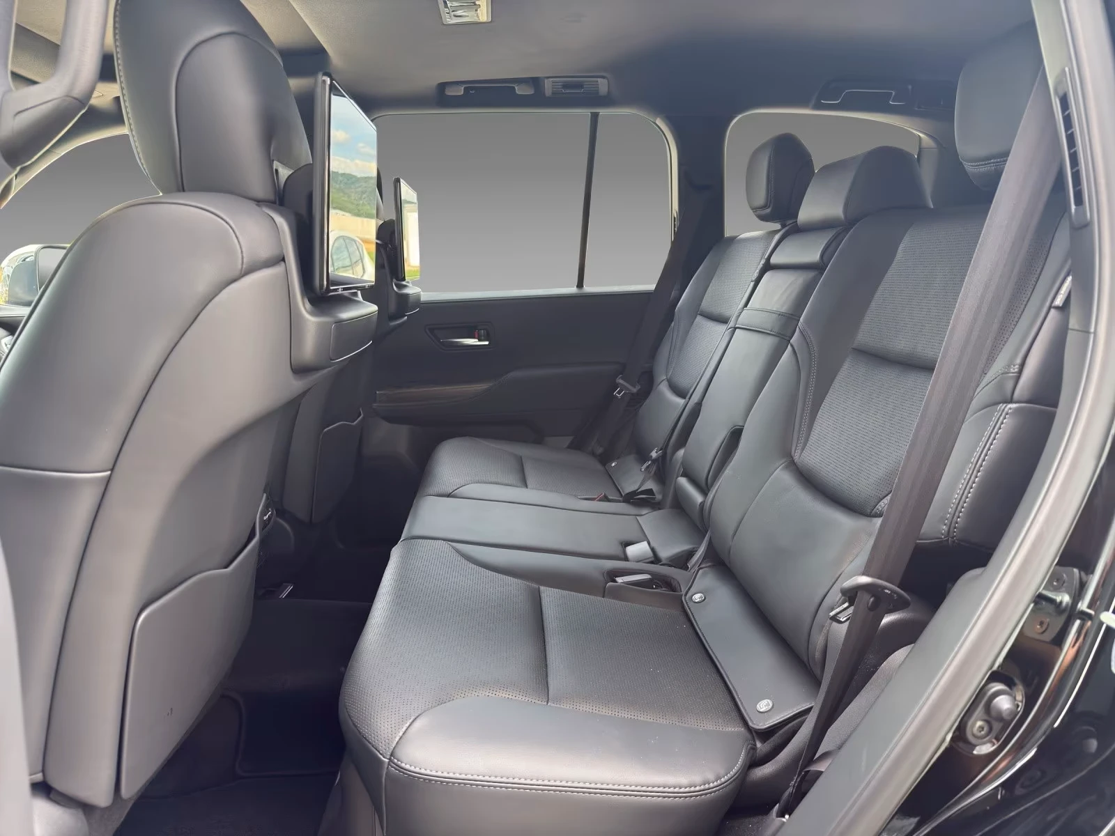 Toyota Land cruiser 300-VX* 6+ 1* TV* DISTR* MEMORY* 360CAM* KEYLESS, снимка 14 - Автомобили и джипове - 55689491
