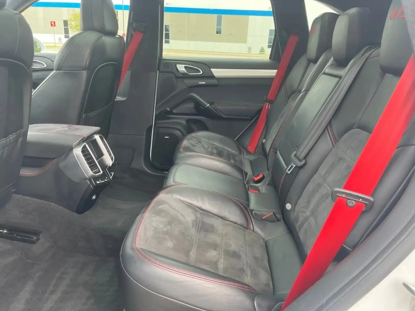 Porsche Cayenne GTS Цена до България & АвтоКредит, снимка 17 - Автомобили и джипове - 56145864