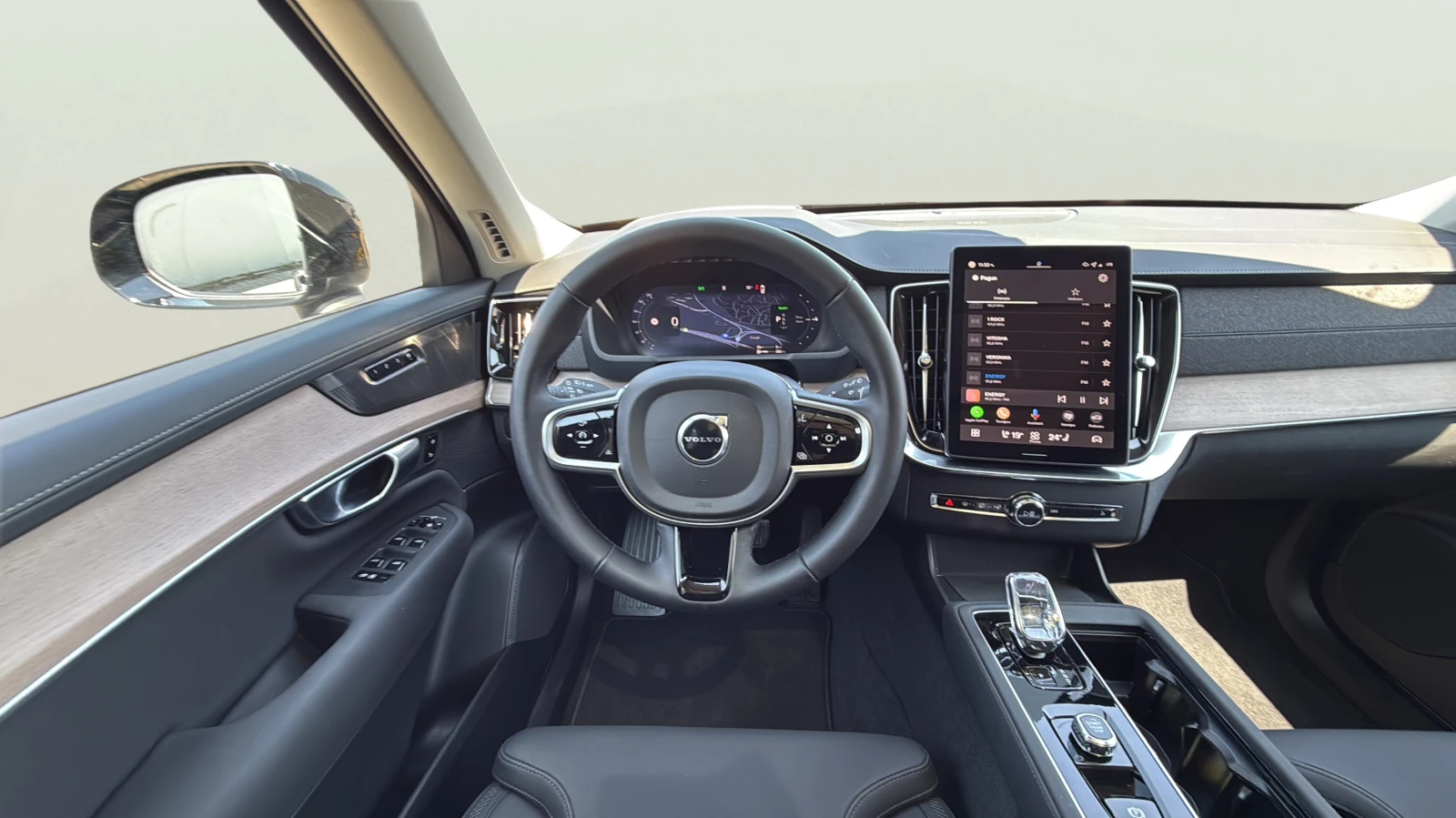 Volvo Xc90 2.0 Phev T8, снимка 11 - Автомобили и джипове - 56343246