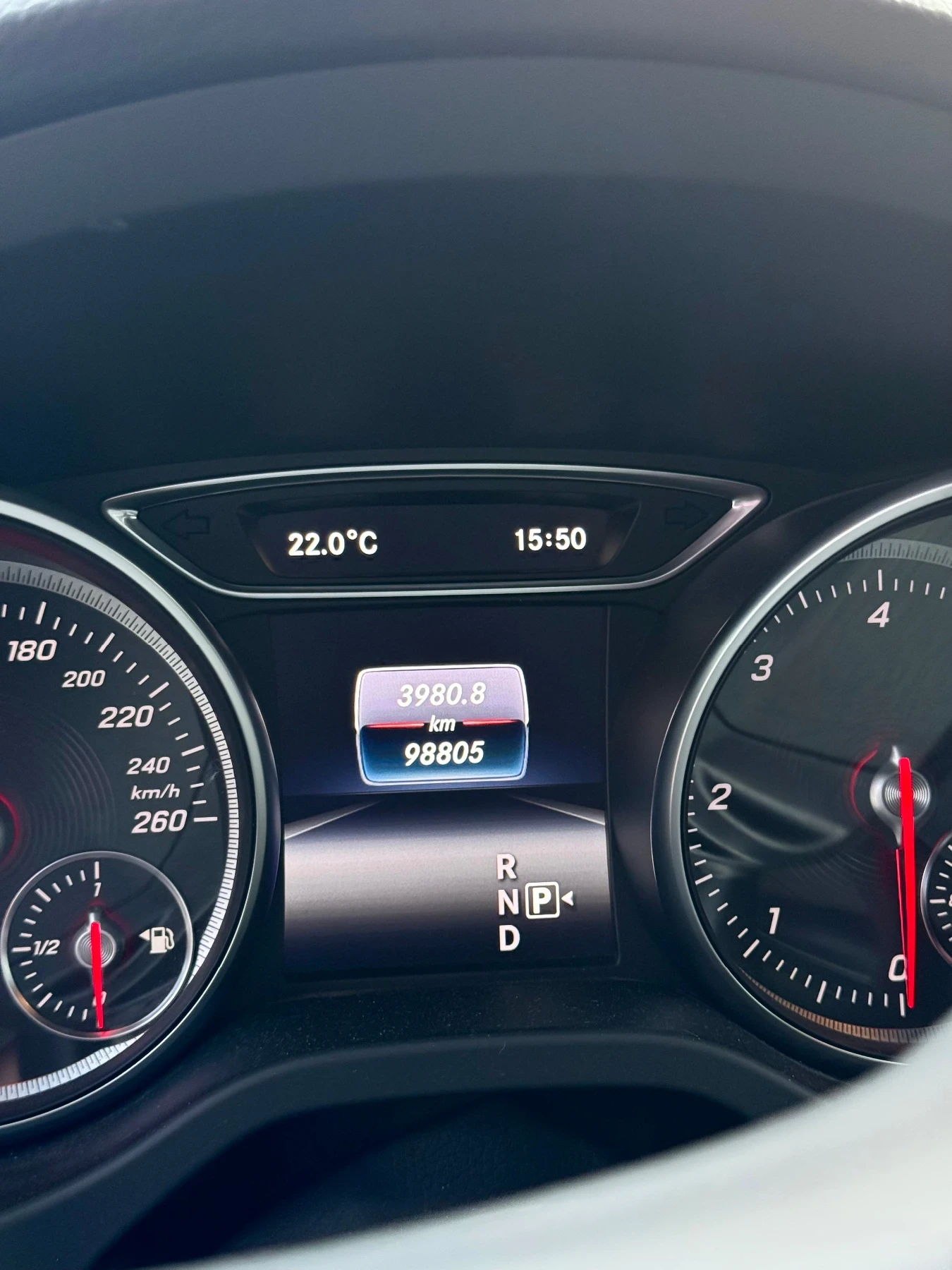Mercedes-Benz GLA 200, снимка 9 - Автомобили и джипове - 56348237