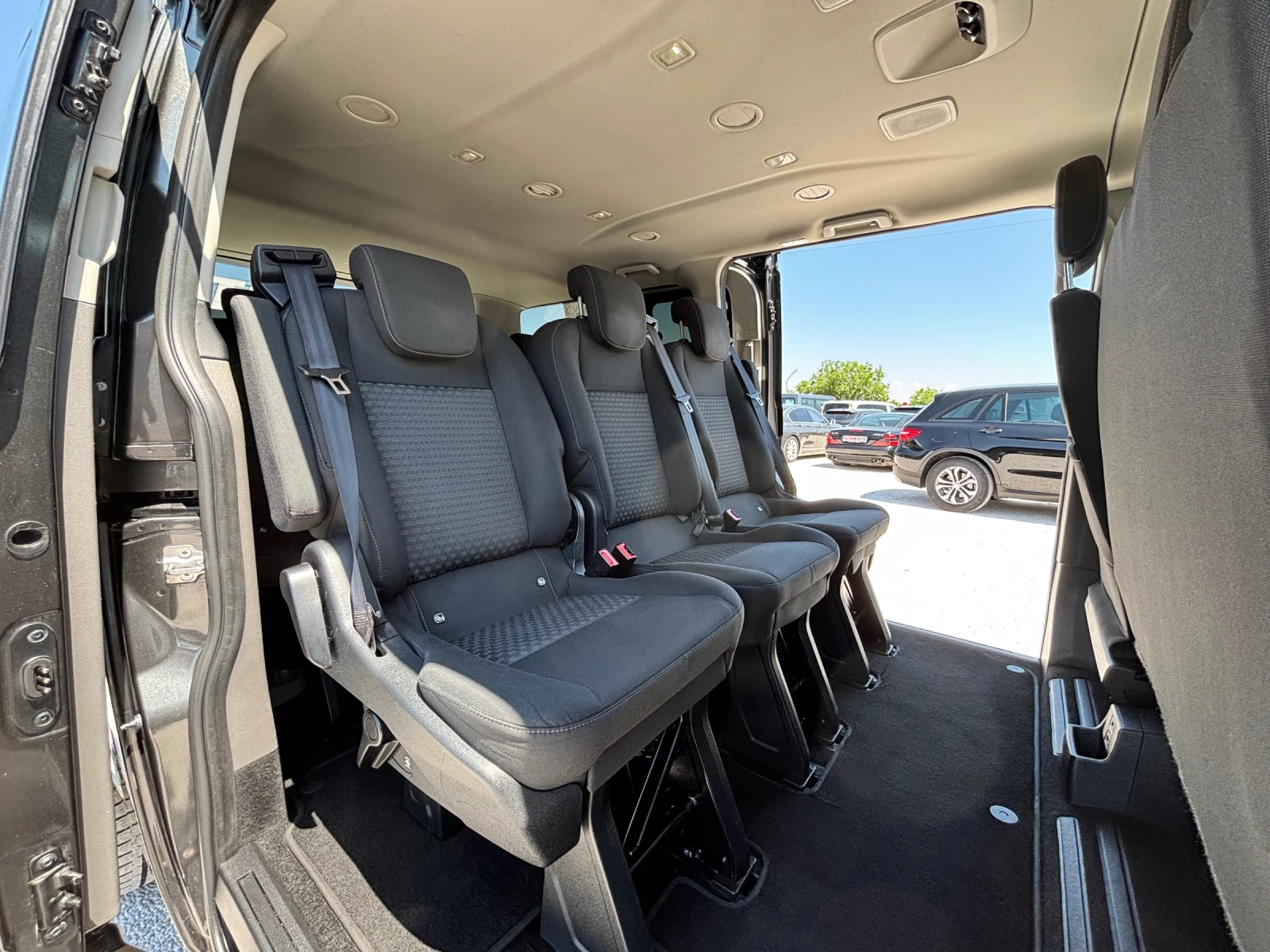 Ford Tourneo CUSTOM/2.0/АВТОМАТИК/ПОДГРЕВ/КАМЕРА/ЕВРО 6, снимка 10 - Бусове и автобуси - 54869969