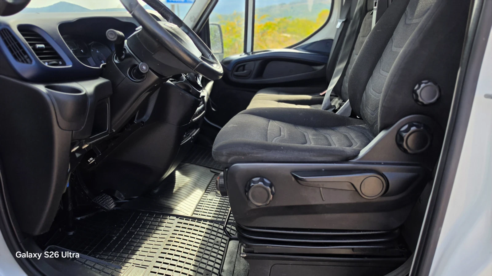 Iveco Daily, снимка 14 - Бусове и автобуси - 56441604