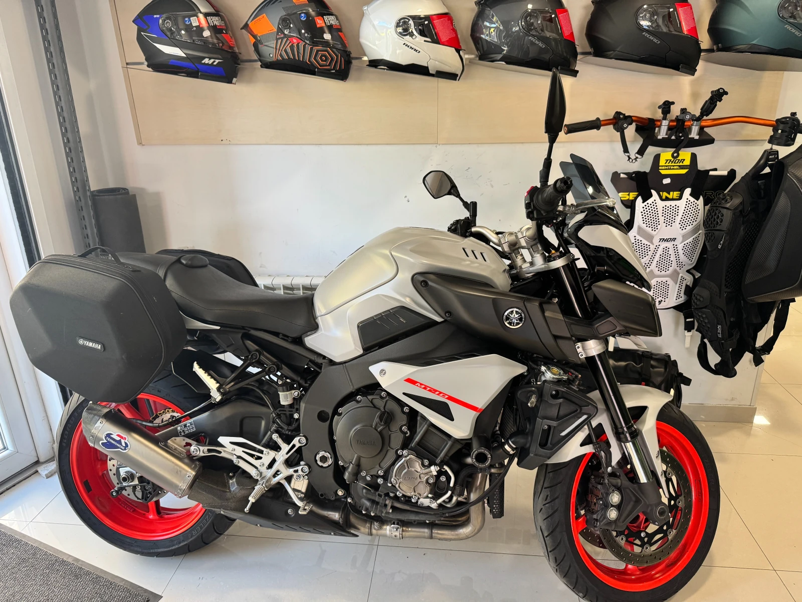 Yamaha Mt-10 2020 Termignioni, снимка 14 - Мотоциклети и мототехника - 56592272