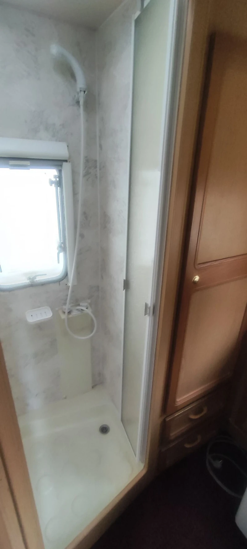 Каравана Swift Sandymere 195, снимка 16 - Каравани и кемпери - 52302083