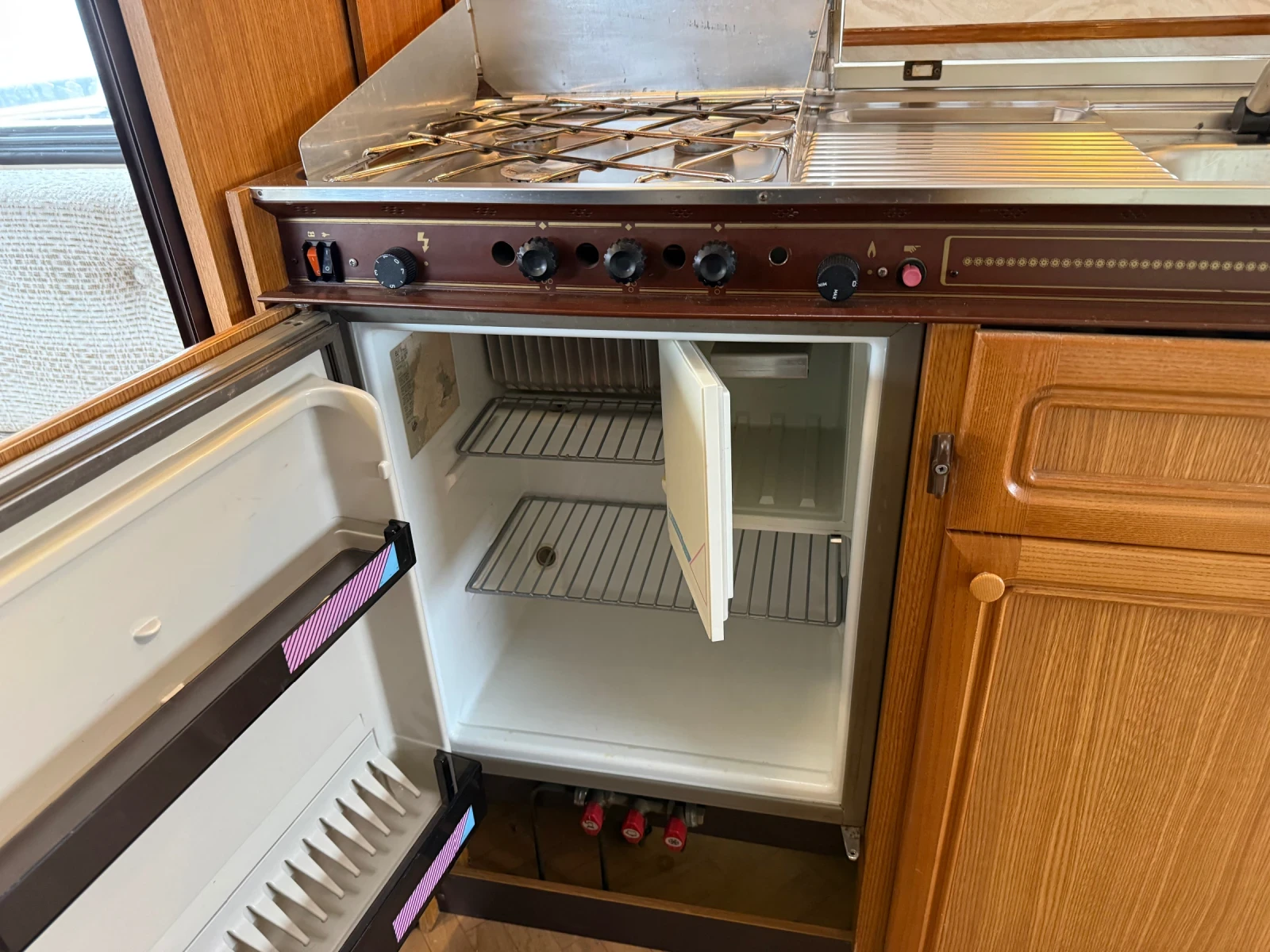 Каравана Hobby DeLux, снимка 11 - Каравани и кемпери - 54002948