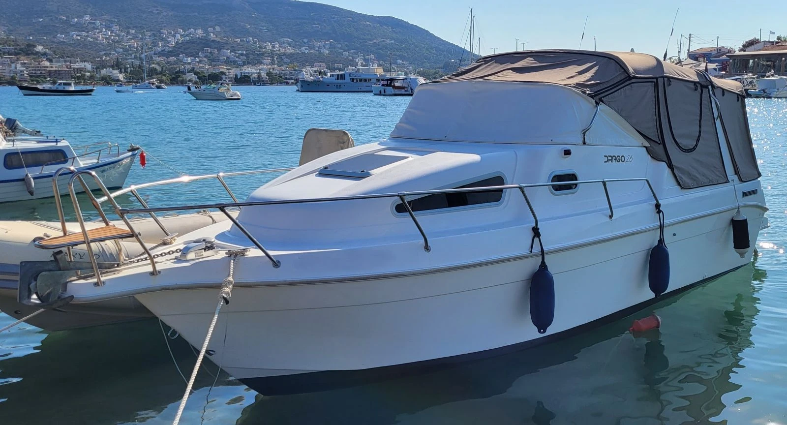 Моторна яхта Drago Boats 26