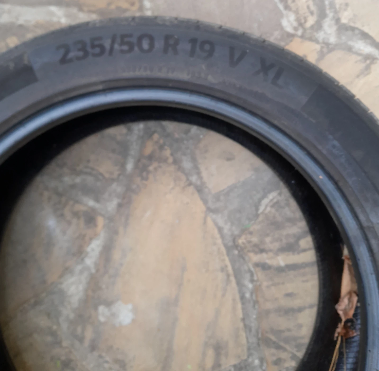 Гуми Летни 235/50R19, снимка 4 - Гуми и джанти - 54229796
