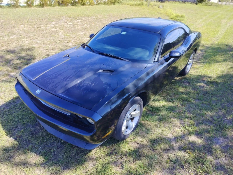 Dodge Challenger SE, снимка 2 - Автомобили и джипове - 47339780