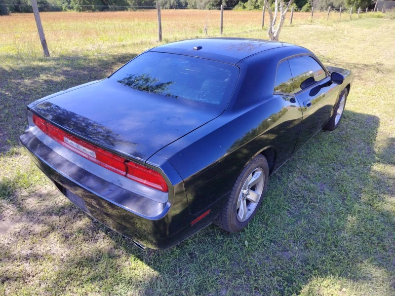 Dodge Challenger SE, снимка 5 - Автомобили и джипове - 47339780