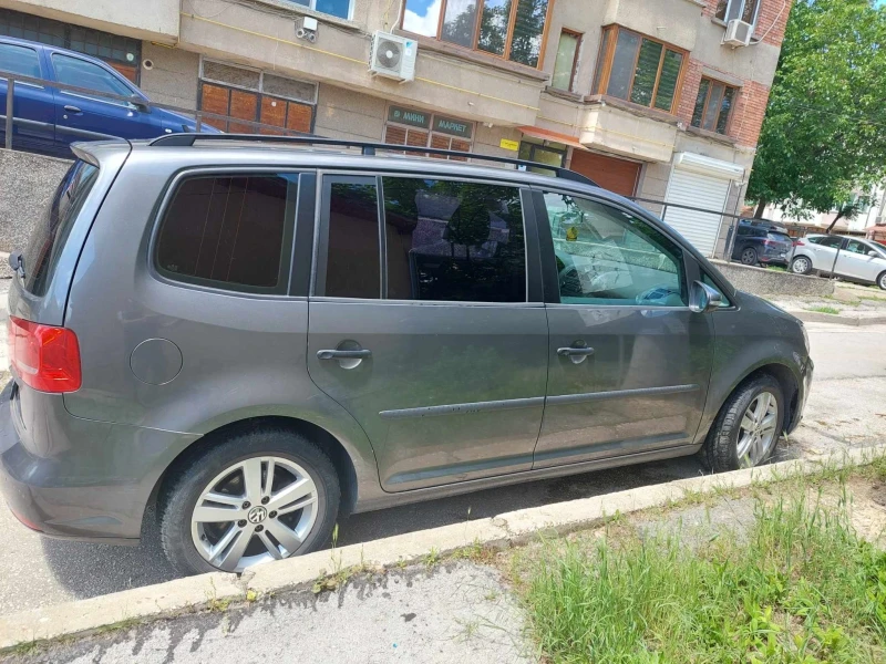 VW Touran, снимка 3 - Автомобили и джипове - 47374279