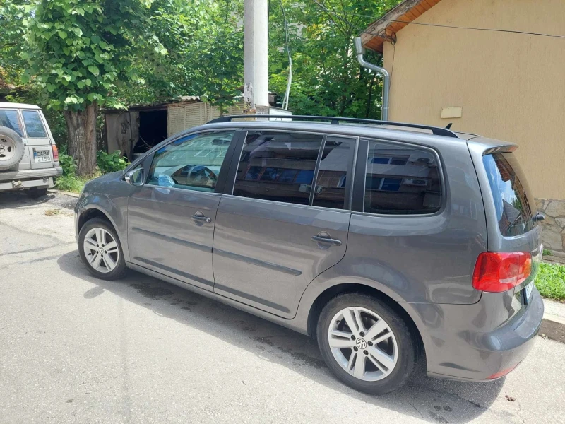 VW Touran, снимка 4 - Автомобили и джипове - 47374279