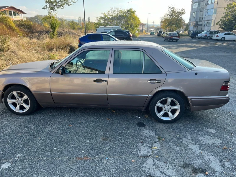 Mercedes-Benz E 250 W124, снимка 11 - Автомобили и джипове - 47716340