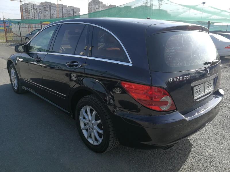 Mercedes-Benz R 320 4 Matik / 7 mesta, снимка 4 - Автомобили и джипове - 48273146