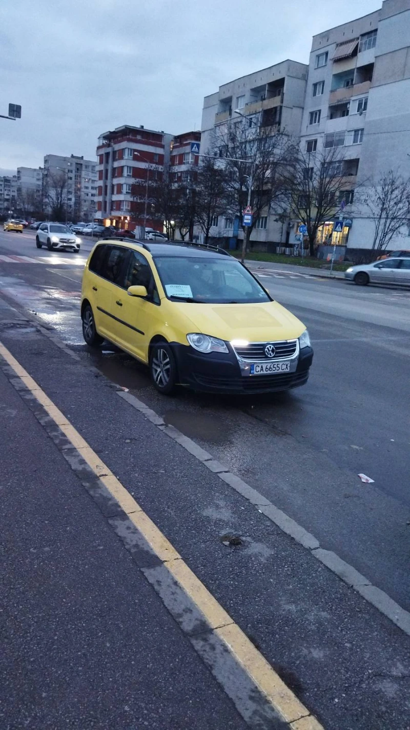 VW Touran, снимка 8 - Автомобили и джипове - 48306061