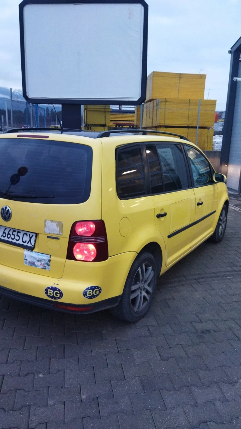 VW Touran, снимка 3 - Автомобили и джипове - 48306061