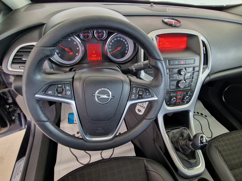 Opel Astra GTC 1.7 110kc COSMO, снимка 11 - Автомобили и джипове - 49868623