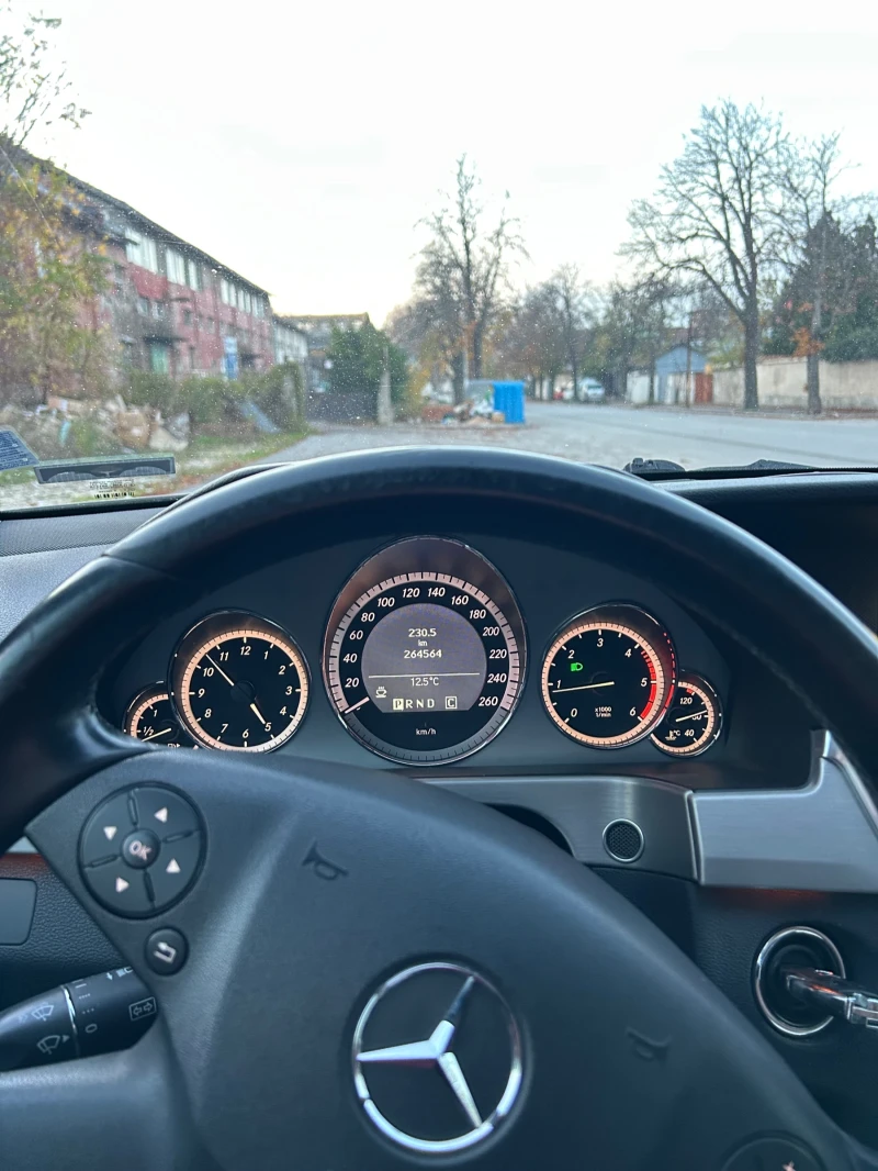 Mercedes-Benz E 250, снимка 9 - Автомобили и джипове - 52449153