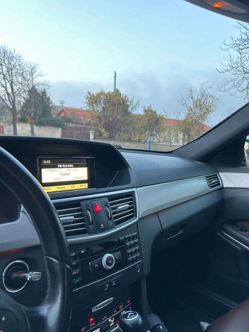 Mercedes-Benz E 250, снимка 7 - Автомобили и джипове - 52449153