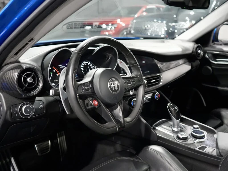 Alfa Romeo Giulia 2018 Alfa Romeo Giulia Ti Sport AWD, снимка 8 - Автомобили и джипове - 53144532