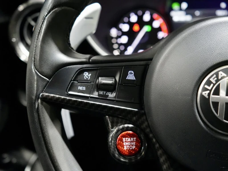 Alfa Romeo Giulia 2018 Alfa Romeo Giulia Ti Sport AWD, снимка 10 - Автомобили и джипове - 53144532