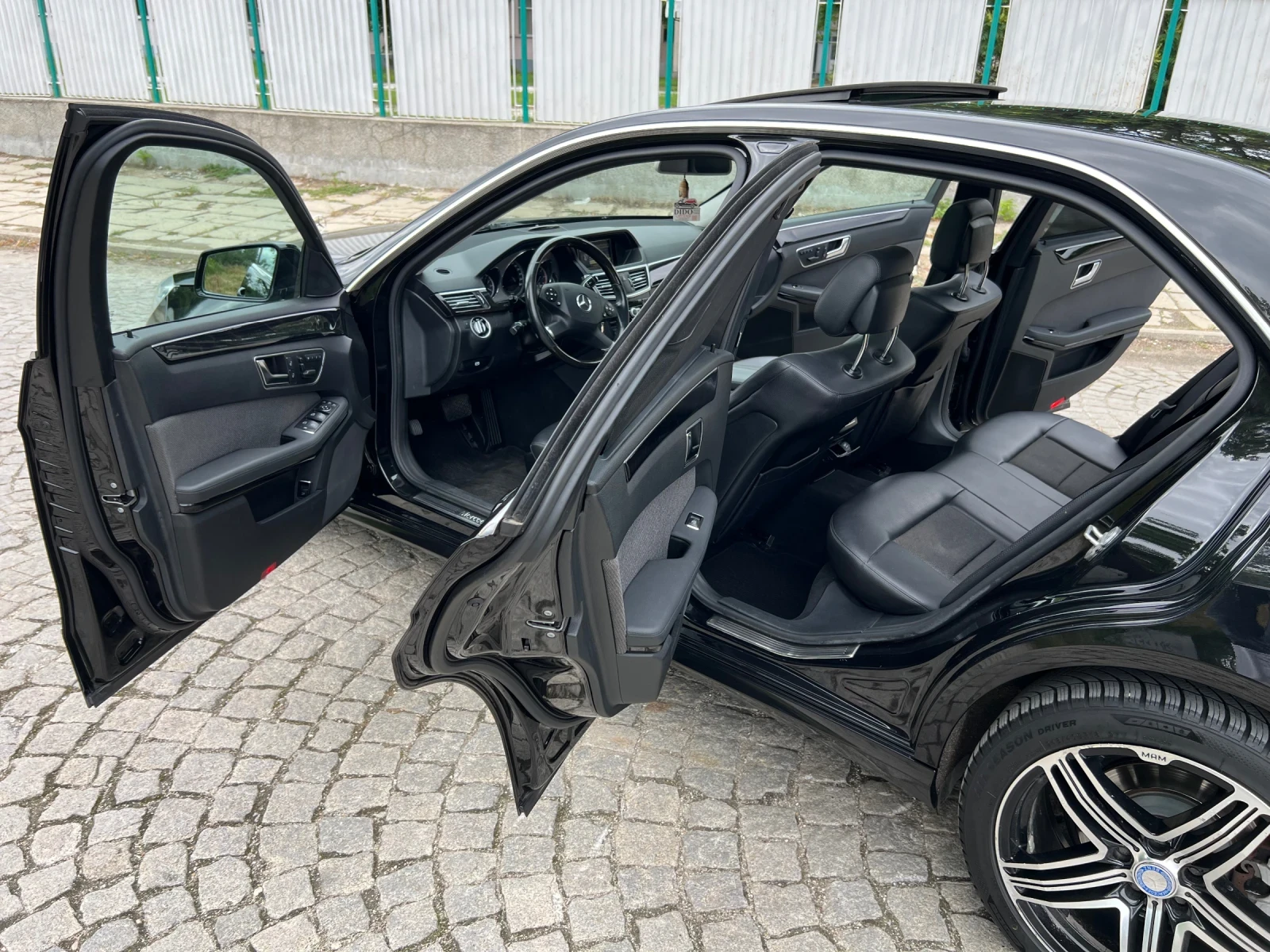 Mercedes-Benz E 350 Е350 4 MATIC - изображение 4